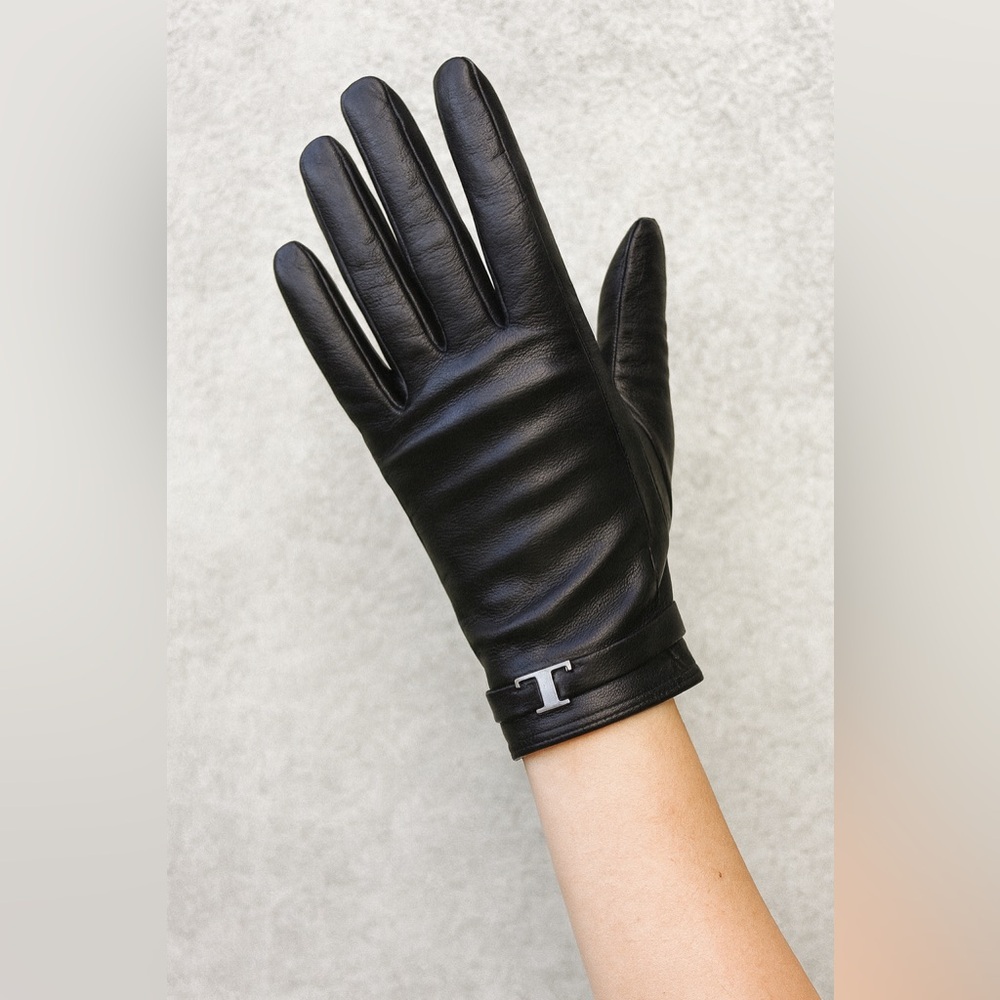 NWT Black leather gloves size medium touchscreen compatible fall winter fashion